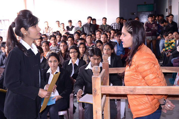 https://cache.careers360.mobi/media/colleges/social-media/media-gallery/9599/2018/12/3/Moot Court of Bharat Law College Jaipur_Moot-Court.jpg